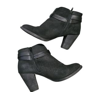CROWN VINTAGE black heeled booties 7.5